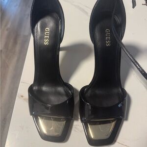 Guess Elegant patent leather Black Heels with Gold Detail